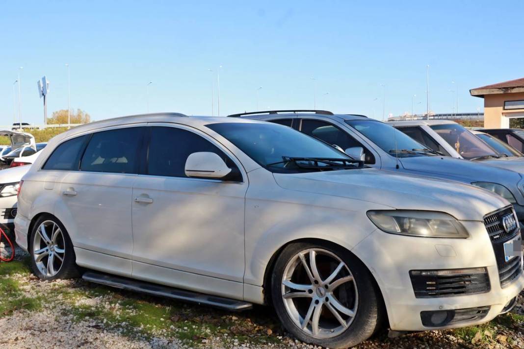 Milli servet, hurdaya çıktı! Milyonluk araçlar çürümeye terk edildi, 15 yıldır bekliyorlar 13